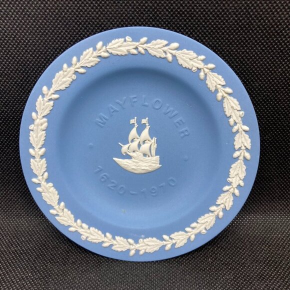 VINTAGE Wedgwood Jasperware Boudica "Mayflower" mini plate - Picture 1 of 2